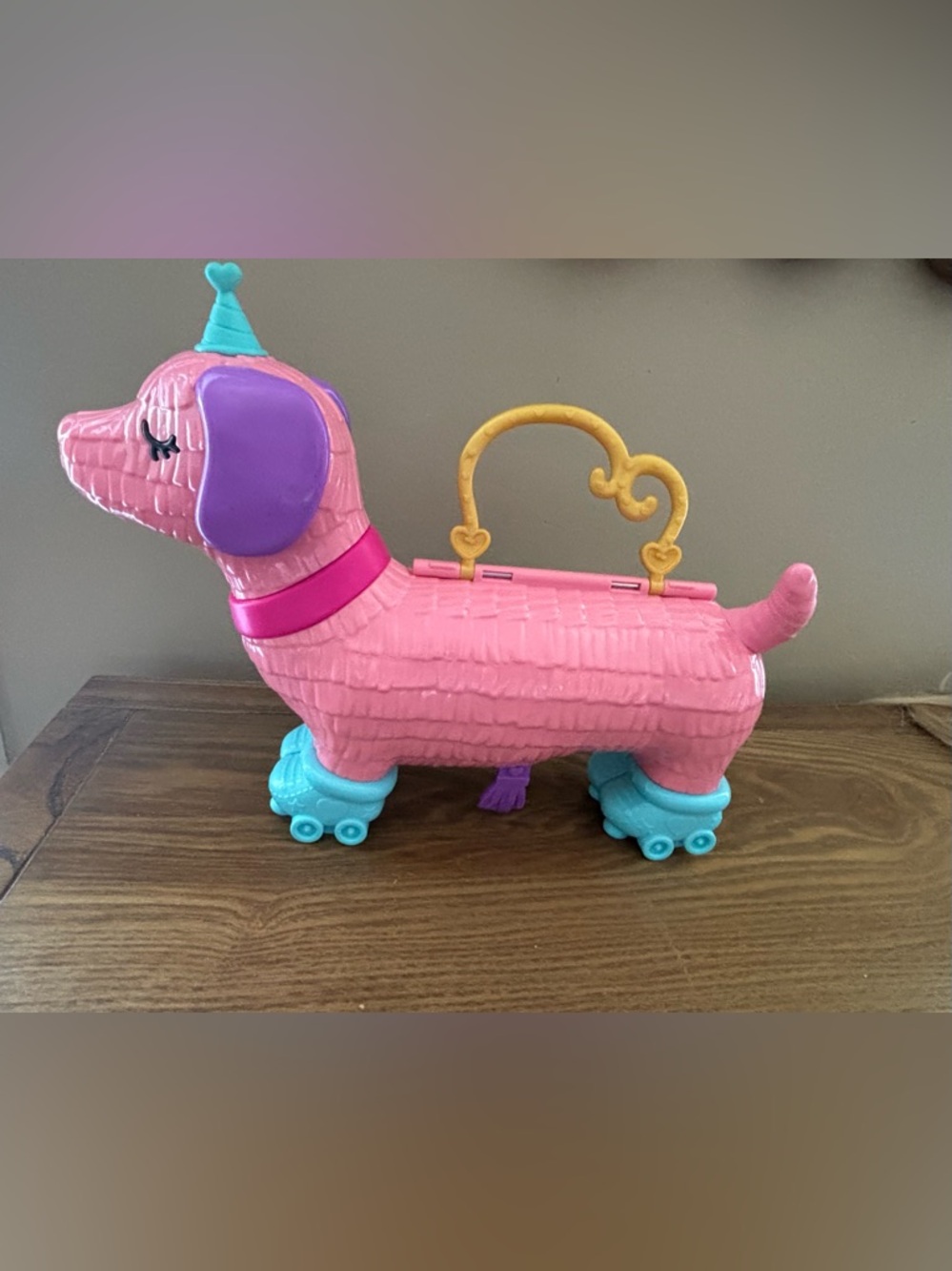 Polly Pocket DOLL 2 Dogs & Accessories Dog Roller Skating Party Case 14Pc Set